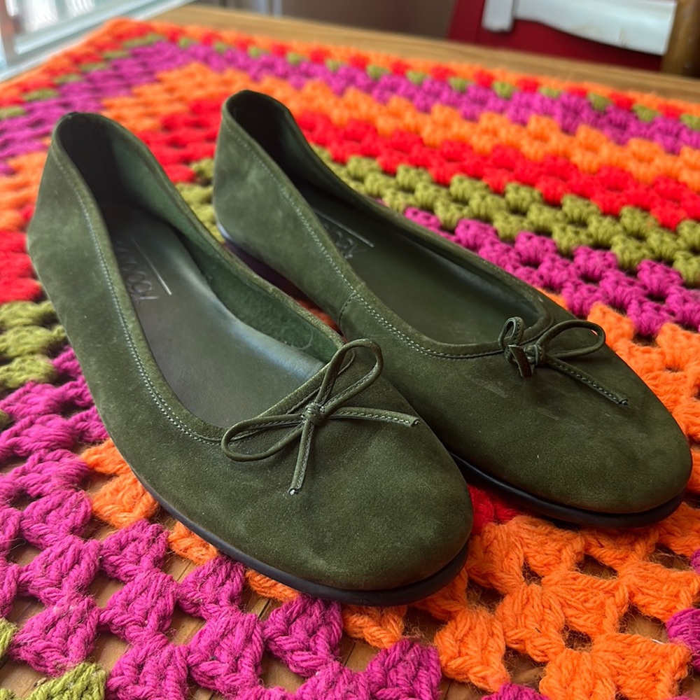 Green Ballet Flats
